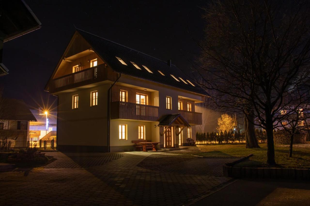 Apartments & Rooms Pr' Skalovc Бохинь Экстерьер фото